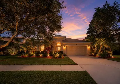 827 Seminole Sky Dr, Ruskin, FL 33570