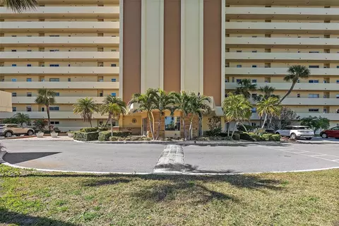 4725 Cove Cir #704, Saint Petersburg, FL 33708