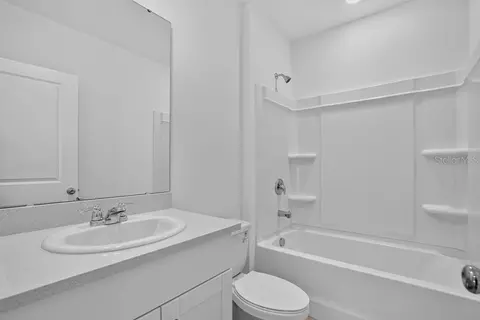 Bath - 13411 Camelot Ct, Parrish, FL 34219 photo 2 of 2