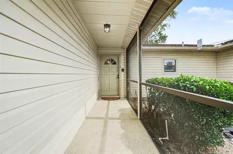 Exterior - 9038 Blackstone St, Spring Hill, FL 34608 photo 10 of 11