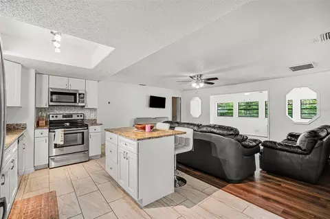 Kitchen - 9038 Blackstone St, Spring Hill, FL 34608 photo 1 of 2