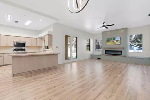 Living - 512 Caulder Park Rd, Seffner, FL 33584 photo 3 of 6