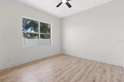 Bedroom - 512 Caulder Park Rd, Seffner, FL 33584 photo 8 of 9