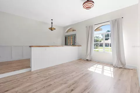 Living - 512 Caulder Park Rd, Seffner, FL 33584 photo 1 of 6