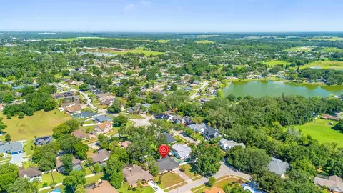 View/Area - 512 Caulder Park Rd, Seffner, FL 33584 photo 4 of 7