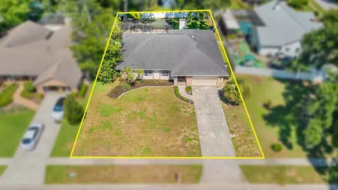 View/Area - 512 Caulder Park Rd, Seffner, FL 33584 photo 2 of 7