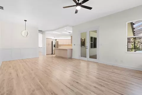 Living - 512 Caulder Park Rd, Seffner, FL 33584 photo 6 of 6