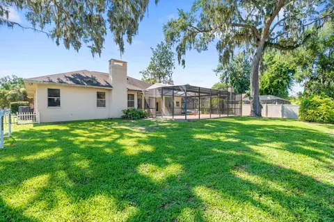 Exterior - 512 Caulder Park Rd, Seffner, FL 33584 photo 7 of 13