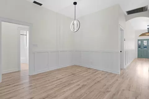 Entry Way - 512 Caulder Park Rd, Seffner, FL 33584 photo 4 of 4