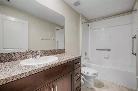Bath - 13411 Willow Bluestar Loop, Riverview, FL 33579 photo 3 of 3