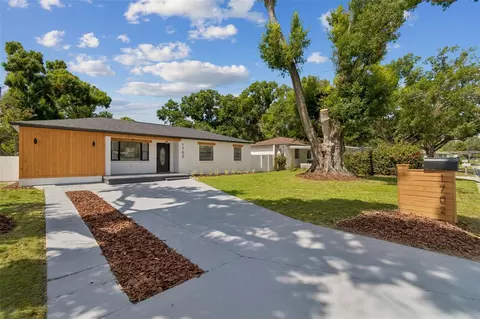 1702 W Johnston Ave, Tampa, FL 33603