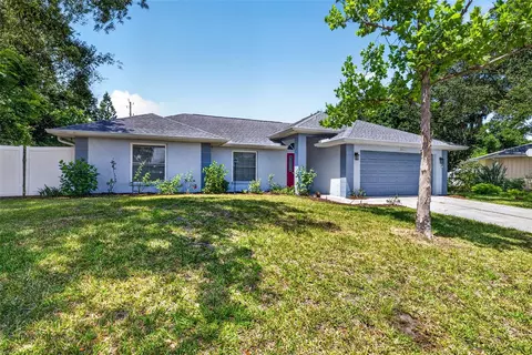 5002 Brandeis Cir S, Sarasota, FL 34243