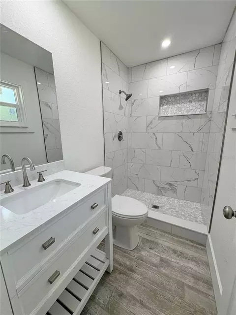 Bath - 142 Rosedale Ave, Spring Hill, FL 34606 photo 5 of 8