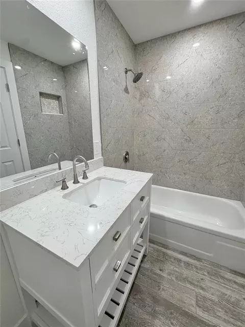 Bath - 142 Rosedale Ave, Spring Hill, FL 34606 photo 2 of 8
