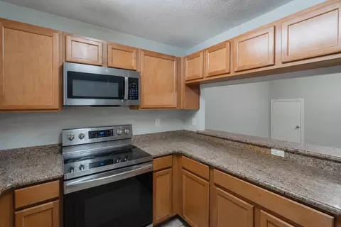 Kitchen - 10928 Keys Gate Dr, Riverview, FL 33579 photo 3 of 3