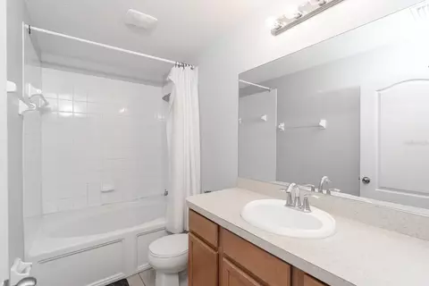 Bath - 10928 Keys Gate Dr, Riverview, FL 33579 photo 2 of 8