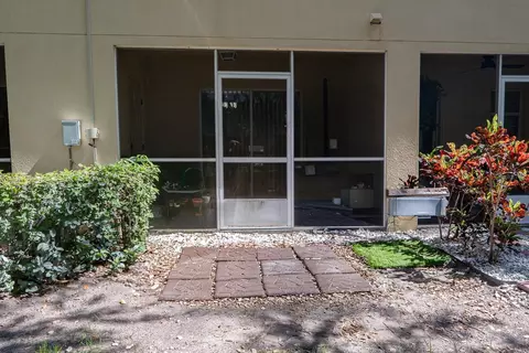 Exterior - 10928 Keys Gate Dr, Riverview, FL 33579 photo 5 of 10