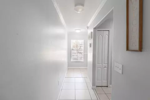 Entry Way - 10928 Keys Gate Dr, Riverview, FL 33579 photo 2 of 7