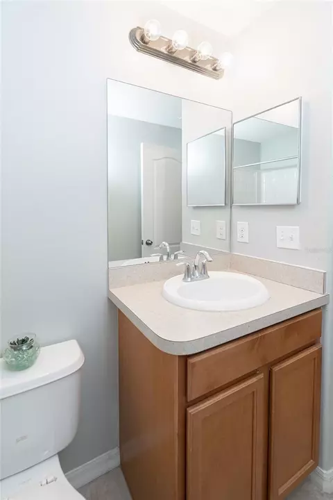 Bath - 10928 Keys Gate Dr, Riverview, FL 33579 photo 7 of 8