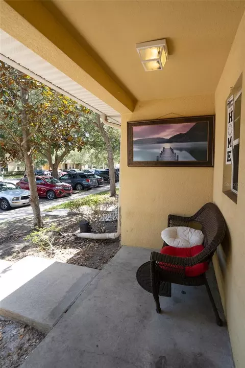 Exterior - 10928 Keys Gate Dr, Riverview, FL 33579 photo 2 of 10