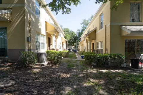 Exterior - 10928 Keys Gate Dr, Riverview, FL 33579 photo 6 of 10