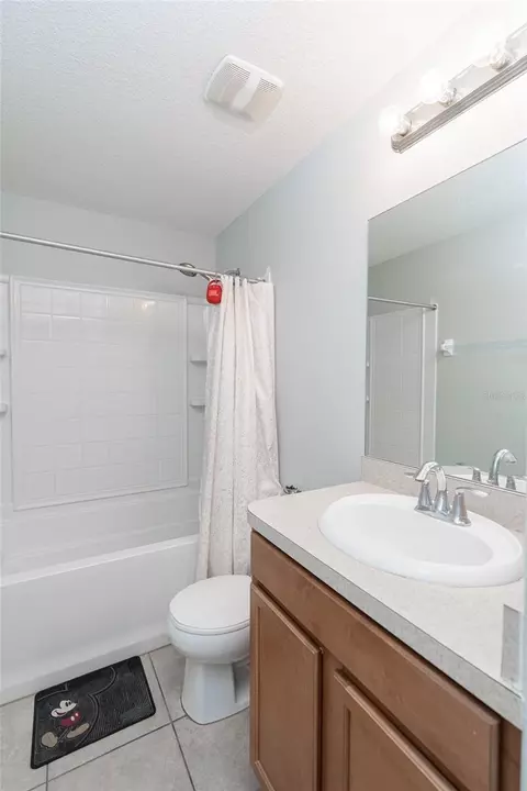 Bath - 10928 Keys Gate Dr, Riverview, FL 33579 photo 6 of 8