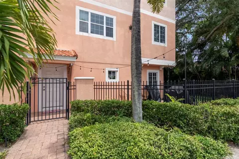 3025 W Grovewood Ct #3, Tampa, FL 33629