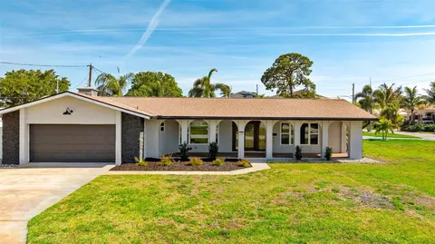 140 88 Th Ave NE, Saint Petersburg, FL 33702