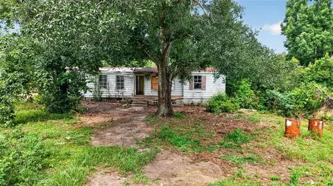 8608 Hamster Dr, Zephyrhills, FL 33540