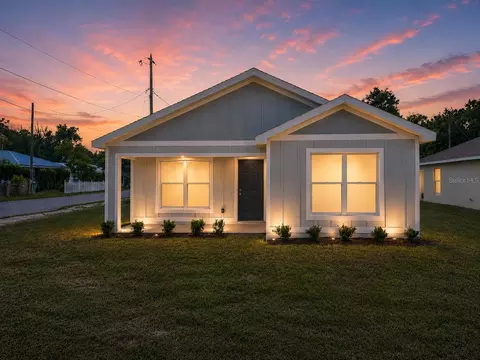 6024 12th St, Zephyrhills, FL 33542