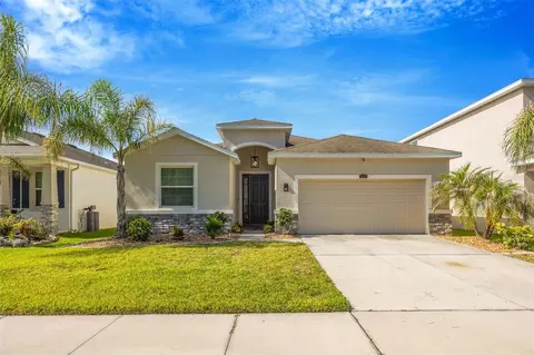 32876 Sand Creek Dr, Wesley Chapel, FL 33543