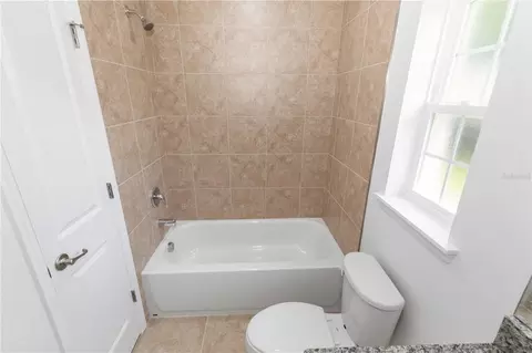 Bath - 906 7th St, Wimauma, FL 33598 photo 3 of 3