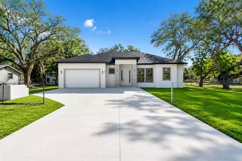 15101 N 19th St, Lutz, FL 33549