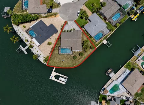 6301 Cottonwood Ln, Apollo Beach, FL 33572