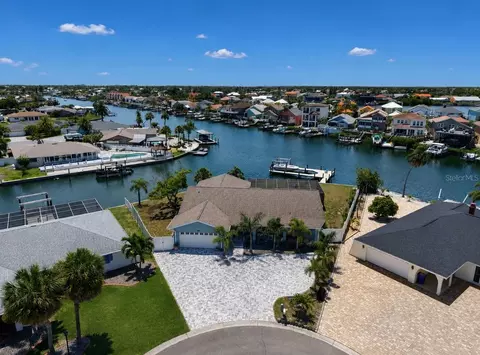 6301 Cottonwood Ln, Apollo Beach, FL 33572