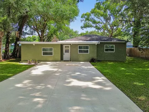 804 Valencia Rd, Plant City, FL 33563