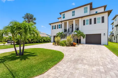16025 Redington Dr, Redington Beach, FL 33708
