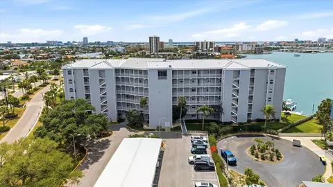 610 Island Way #201, Clearwater Beach, FL 33767