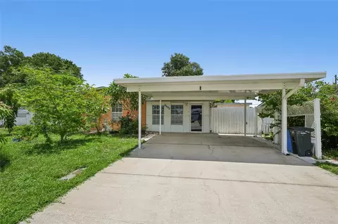 9680 Park Lake Dr N, Pinellas Park, FL 33782