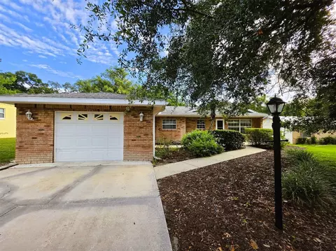 735 Overhill Rd, Deland, FL 32720