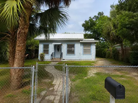 8211 N 10th St, Tampa, FL 33604