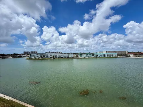 6025 Shore Blvd S #415, Gulfport, FL 33707