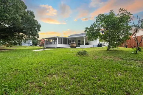 Exterior - 11807 Cedarfield Dr, Riverview, FL 33579 photo 11 of 12