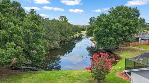 View/Area - 11807 Cedarfield Dr, Riverview, FL 33579 photo 1 of 10