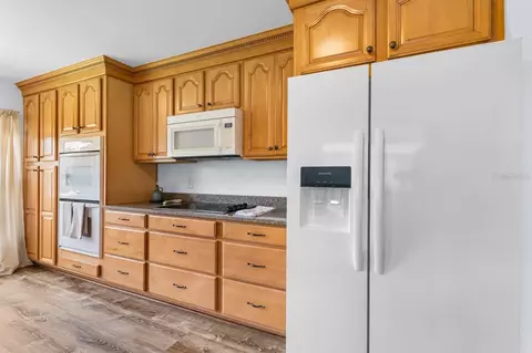 Kitchen - 11807 Cedarfield Dr, Riverview, FL 33579 photo 2 of 7