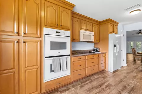 Kitchen - 11807 Cedarfield Dr, Riverview, FL 33579 photo 5 of 7