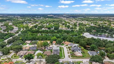View/Area - 11807 Cedarfield Dr, Riverview, FL 33579 photo 5 of 10