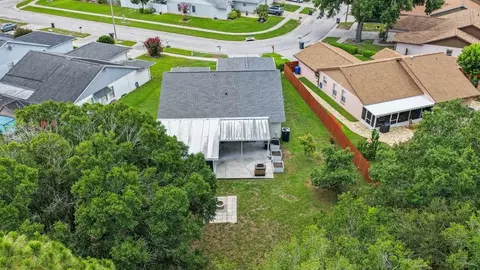 View/Area - 11807 Cedarfield Dr, Riverview, FL 33579 photo 4 of 10