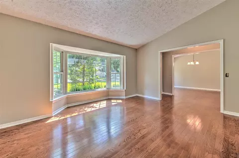 Living - 2102 Whitlock Pl, Dover, FL 33527 photo 3 of 8