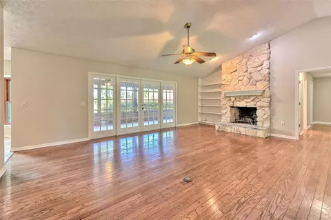 Living - 2102 Whitlock Pl, Dover, FL 33527 photo 7 of 8